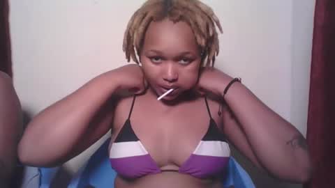 Snapshot of browny_candyz chatting on 02-01-25, 12:16 Tracy online show from 02-01-25, 12:16