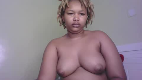 Snapshot of browny_candyz chatting on 02-14-25, 03:22 Tracy online show from 02-14-25, 03:22