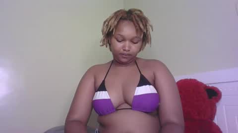Snapshot of browny_candyz chatting on 02-14-25, 09:56 Tracy online show from 02-14-25, 09:56