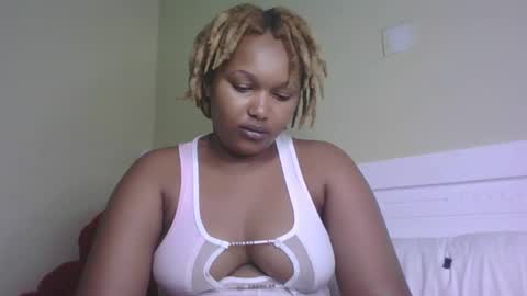 Snapshot of browny_candyz chatting on 02-15-25, 08:33 Tracy online show from 02-15-25, 08:33