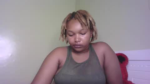 Snapshot of browny_candyz chatting on 02-16-25, 02:21 Tracy online show from 02-16-25, 02:21
