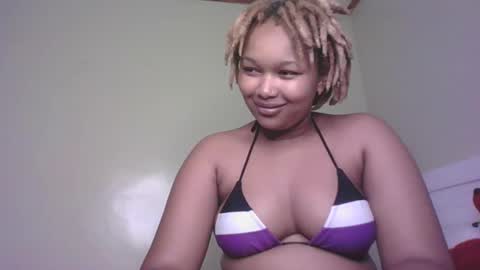Snapshot of browny_candyz chatting on 02-18-25, 10:16 Tracy online show from 02-18-25, 10:16