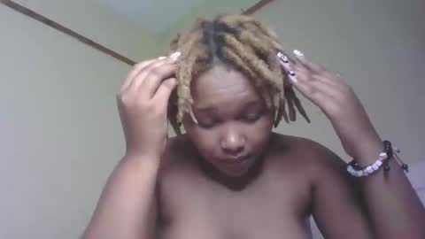 Snapshot of browny_candyz chatting on 02-24-25, 11:43 Tracy online show from 02-24-25, 11:43