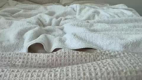 Snapshot of brt565656 chatting on 01-12-25, 04:18 tall smooth vers gay online show from 01-12-25, 04:18