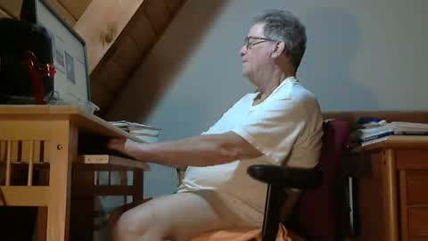 Snapshot of brubar chatting on 06-15-26, 01:08 brubar online show from 06-15-26, 01:08