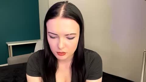 Luna online show from 06-14-26, 02:08
