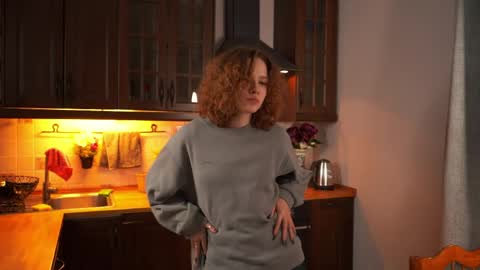 Tess online show from 04-20-26, 01:58