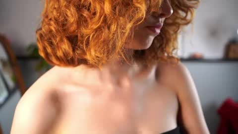 Tess online show from 05-05-26, 03:31