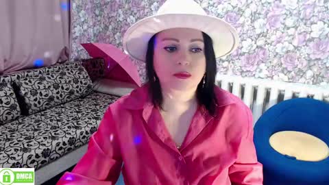 Snapshot of brunette7786 chatting on 12-01-24, 11:04 Julia online show from 12-01-24, 11:04