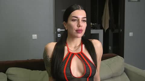 Snapshot of brunette_from_the_moon chatting on 12-22-24, 08:03 Alice online show from 12-22-24, 08:03