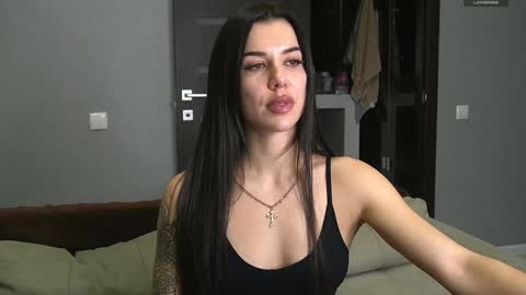 Snapshot of brunette_from_the_moon chatting on 12-29-24, 09:30 Alice online show from 12-29-24, 09:30