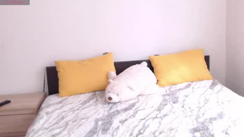 Snapshot of brunettgirl_ chatting on 05-17-26, 06:22 Ellis online show from 05-17-26, 06:22