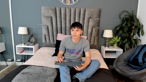 Snapshot of bruno_bellini chatting on 11-19-25, 11:21 Bruno Bellini online show from 11-19-25, 11:21