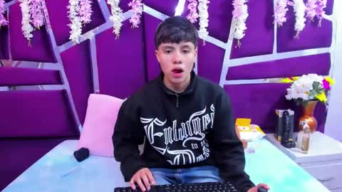 Snapshot of bruno_cruz chatting on 11-20-25, 02:56 Bruno Cruz online show from 11-20-25, 02:56