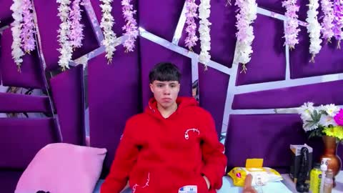 Snapshot of bruno_cruz chatting on 11-21-25, 02:43 Bruno Cruz online show from 11-21-25, 02:43