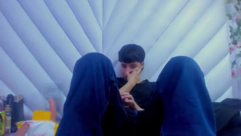 Snapshot of bruno_cruz chatting on 11-30-25, 04:49 Bruno Cruz online show from 11-30-25, 04:49