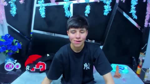 Snapshot of bruno_cruz chatting on 12-14-25, 02:39 Bruno Cruz online show from 12-14-25, 02:39