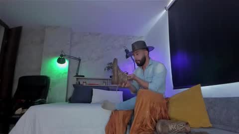 Andres Suarez online show from 10-30-25, 02:29