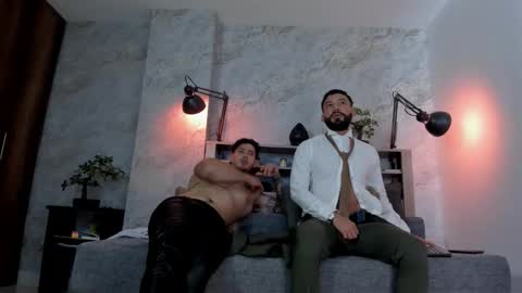 Snapshot of bruno_woods chatting on 12-20-25, 01:51 Andres Suarez online show from 12-20-25, 01:51