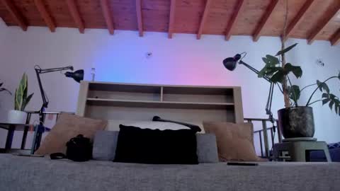 Snapshot of bruno_woods chatting on 03-20-26, 01:05 Andres Suarez online show from 03-20-26, 01:05