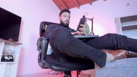 Snapshot of bruno_woods chatting on 03-25-26, 01:00 Andres Suarez online show from 03-25-26, 01:00