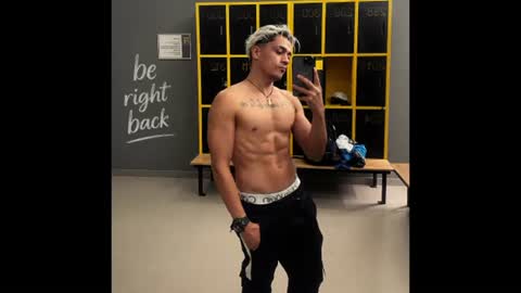 Snapshot of brunocuttie94 chatting on 07-18-26, 12:04 Join my fan club here 150 tokens a month online show from 07-18-26, 12:04