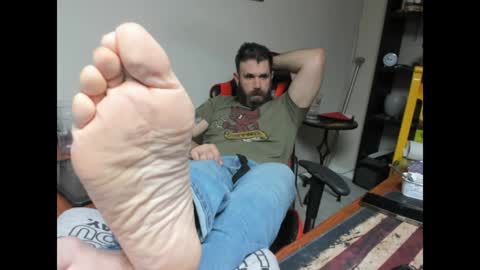 Snapshot of brutalmaster1983 chatting on 01-25-25, 08:21 BRUTALMASTER1983 online show from 01-25-25, 08:21