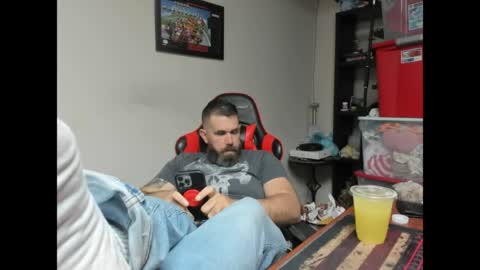Snapshot of brutalmaster1983 chatting on 05-08-26, 06:13 BRUTALMASTER1983 online show from 05-08-26, 06:13
