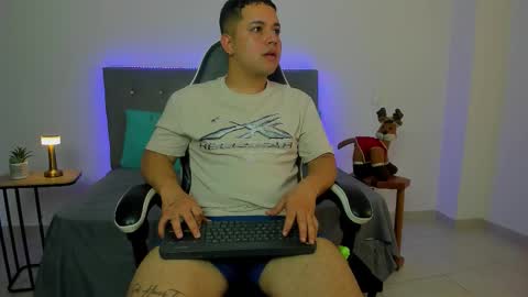 Snapshot of bry_hillx chatting on 11-27-25, 01:35 Bry Hill online show from 11-27-25, 01:35