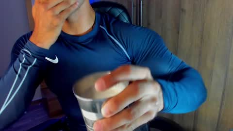 Snapshot of bryan_boy_ chatting on 01-24-25, 02:39 bryan online show from 01-24-25, 02:39