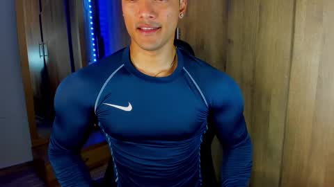 Snapshot of bryan_boy_ chatting on 02-20-25, 01:46 bryan online show from 02-20-25, 01:46