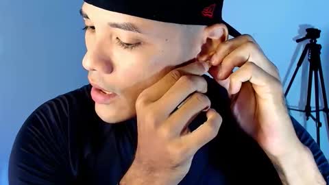 Snapshot of bryan_boy_ chatting on 10-05-25, 02:43 bryan online show from 10-05-25, 02:43