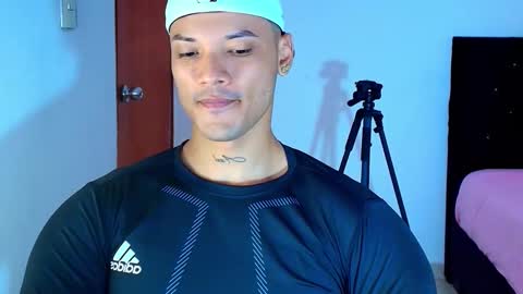 Snapshot of bryan_boy_ chatting on 10-25-25, 10:15 bryan online show from 10-25-25, 10:15