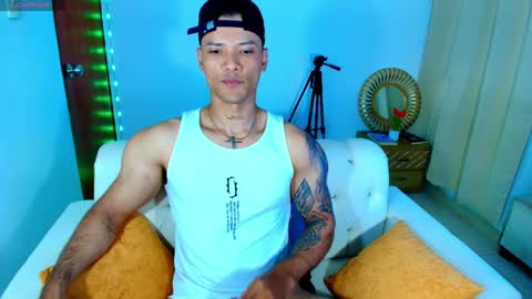 Snapshot of bryan_boy_ chatting on 04-11-26, 01:10 bryan online show from 04-11-26, 01:10