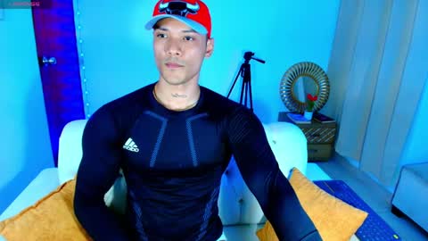 Snapshot of bryan_boy_ chatting on 04-12-26, 12:59 bryan online show from 04-12-26, 12:59