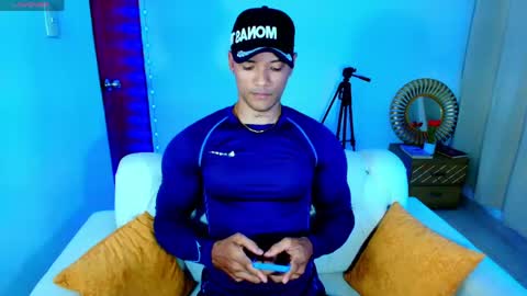 Snapshot of bryan_boy_ chatting on 04-13-26, 01:33 bryan online show from 04-13-26, 01:33