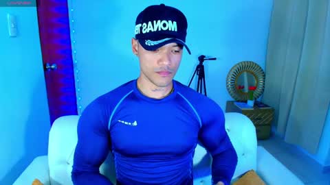 Snapshot of bryan_boy_ chatting on 04-22-26, 01:30 bryan online show from 04-22-26, 01:30