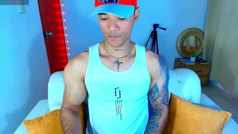 Snapshot of bryan_boy_ chatting on 05-01-26, 01:21 bryan online show from 05-01-26, 01:21