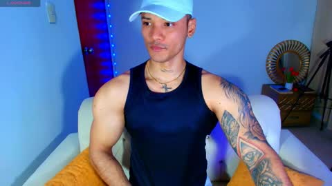 Snapshot of bryan_boy_ chatting on 06-06-26, 01:43 bryan online show from 06-06-26, 01:43