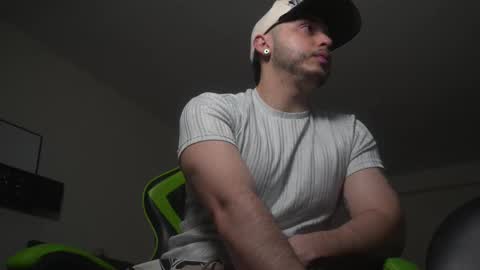 Snapshot of bryanncan01 chatting on 04-05-26, 12:30 Bryannsex online show from 04-05-26, 12:30
