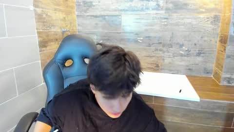 Snapshot of bryce_evans chatting on 02-23-25, 03:29 B R Y C E  online show from 02-23-25, 03:29