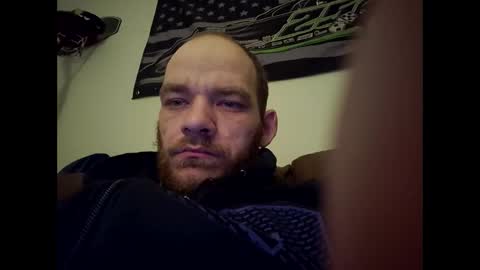 Snapshot of btown3095 chatting on 02-25-26, 04:00 btown3095 online show from 02-25-26, 04:00