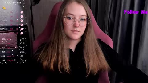 Snapshot of bubble_bunny chatting on 12-20-25, 11:23 Ruby online show from 12-20-25, 11:23