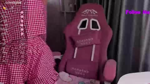 Snapshot of bubble_bunny chatting on 02-11-26, 11:32 Ruby online show from 02-11-26, 11:32