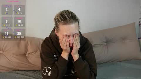 Sabrina  online show from 11-14-25, 04:11