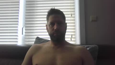 bubblebee1982 online show from 05-14-26, 07:04