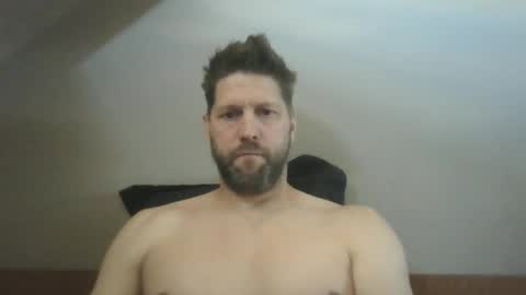 Snapshot of bubblebee1982 chatting on 06-14-26, 03:47 bubblebee1982 online show from 06-14-26, 03:47