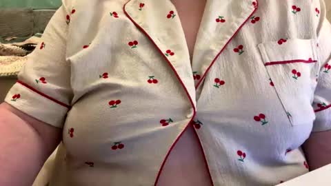 Snapshot of bubblegirl0 chatting on 04-22-26, 02:25 bubblegirl online show from 04-22-26, 02:25
