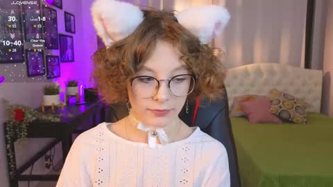 Snapshot of bubblegum_babe_ chatting on 10-29-25, 08:32 Alice online show from 10-29-25, 08:32