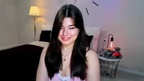 Snapshot of buckssbunny chatting on 06-25-26, 11:26 Ari online show from 06-25-26, 11:26